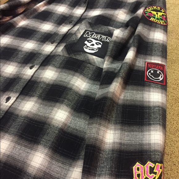 Custom DR.Marten Button up - Picture 5 of 8
